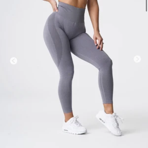 nvgtn - sparsamt använda nvgtn tights