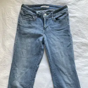 Levi’s bootcut jeans. 715 bootcut strl 26. Orginalpris: 1099kr.