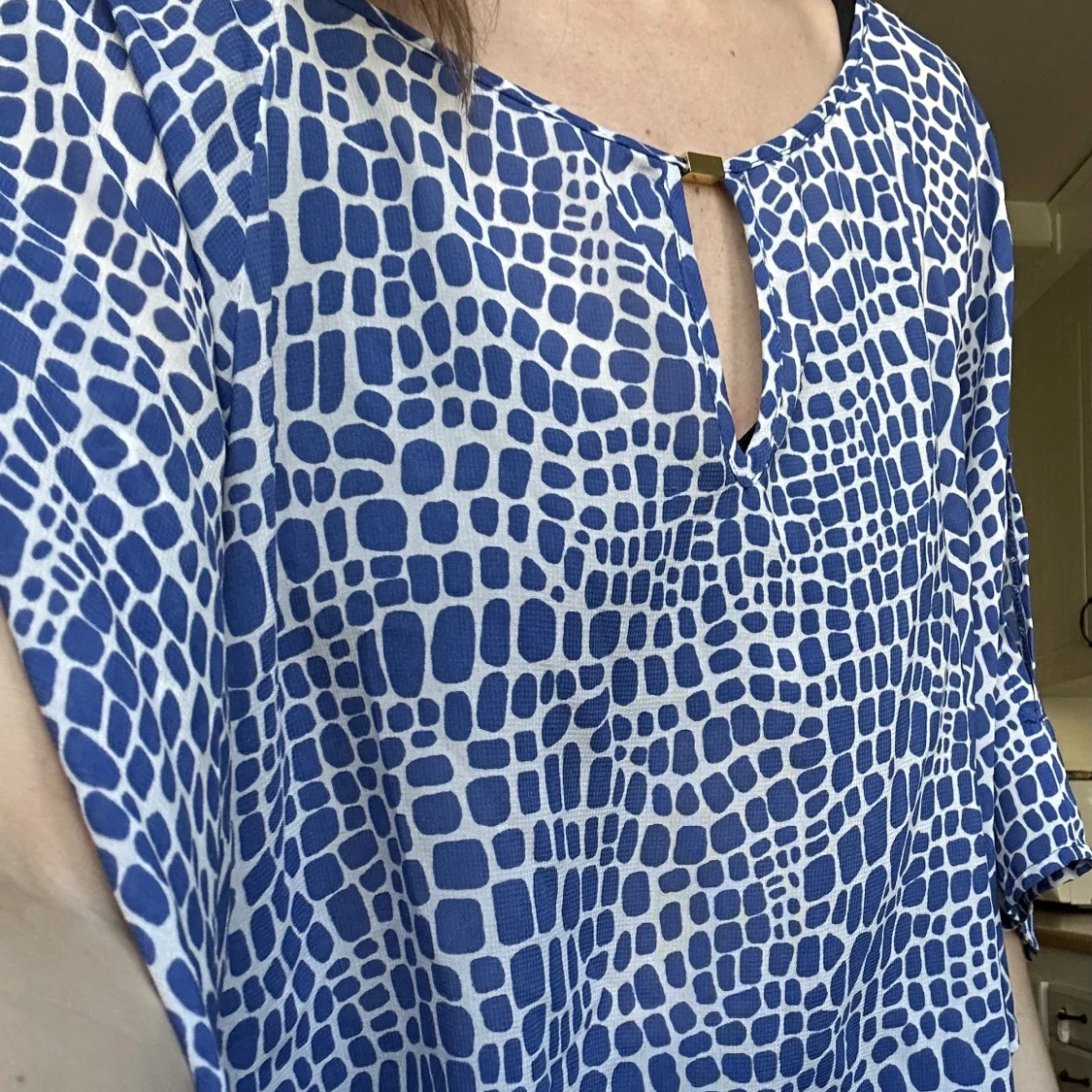 Mönstrad blå blus - 90