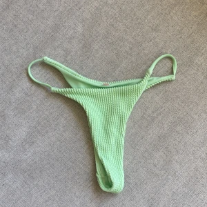 Bikiniunderdel, Nelly , s - Bikiniunderdel från Nelly. Endast testad men aldrig använd. 