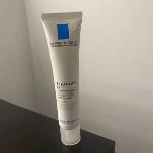 La Roche-Posay Effaclar K+ 40 ml - Säljer denna trendiga hudvårdsprodukten från La Roche-Posay. Den passar fet hy som lätt blir glansig. Den reducerar pormaskar. Den passar inte min hud så därav säljer jag den. Endast testad. 