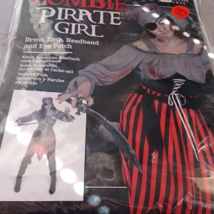 Halloween dress - Hej, jag säljer min fina hollow dress som jag har använt 1 gång. 