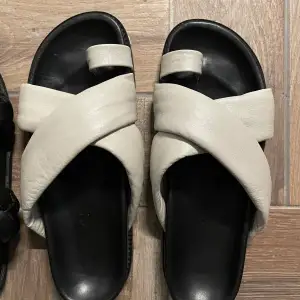 Like new, side 40, leather branded & super comfy sandals Worn them minimally, like new!