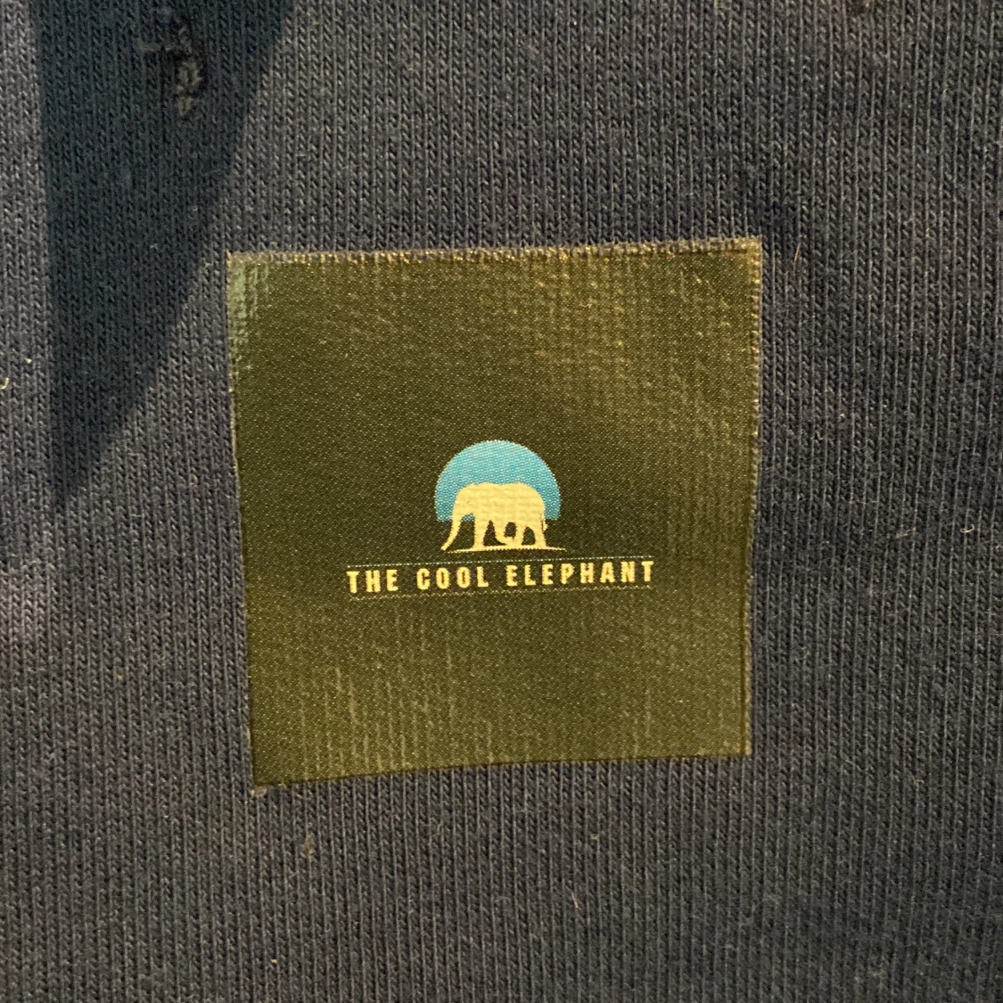 The cool elephant hoodie - 90