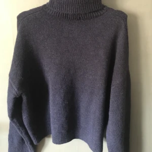 Blå stckad tröja - Blå stickad tröja med krage från zara❤️