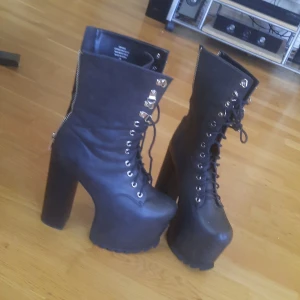 Dolls skill platåskor stövletter - Storlek 39/40  - 25cm