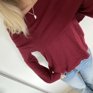 Stickad off shoulder tröja  - Såå snygg stickad off shoulder tröja❤️