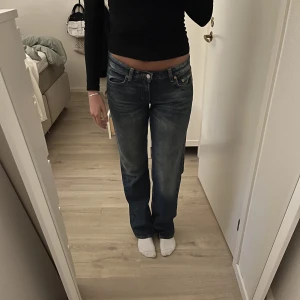 Arrow weekday jeans - Säljer dessa arrow jeans i storlek 27/34. Använt va 3 ggr.Är 175 och dom är perfekt längd. Nypris: 499 