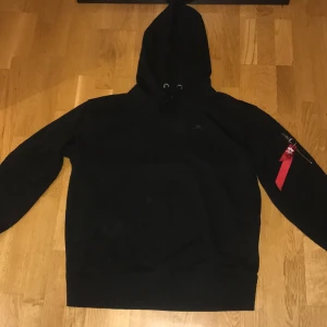 Alpha industries tröja - Alpha industries tröja i ny skick 