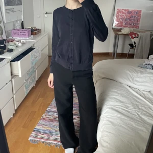 Kofta - Härrrlig & skön marinblå kofta i 100% bomull! köpt secondhand 🌥️