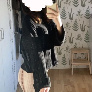 Tröja - Säljer den här tröjan från shein som inte längre säljs där, säljer då den inte kmr t användning längre🫶🏼