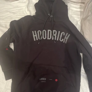 Hoodrich hoodie - Bra skick bara använt ett fåtal gngr. Pris kan diskuteras 