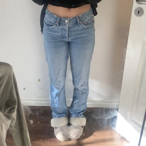 Lågmidjade jeans💕 - Sparsamt använda, är 166 cm✨