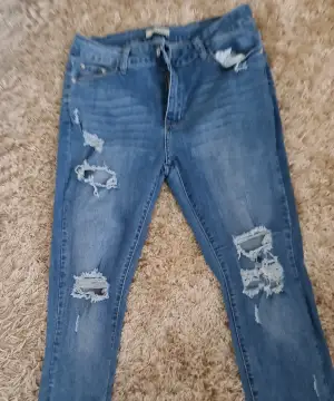 Fina jeans byxor använd bara 1-2 gånger strl 42