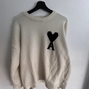 Ami Paris Knitsweater  - Nice sweater, worn 2-3 times. in perfect condition