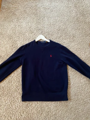 Ralph lauren tröja  - Blå Ralph lauren tröja i bra skick storlek Small