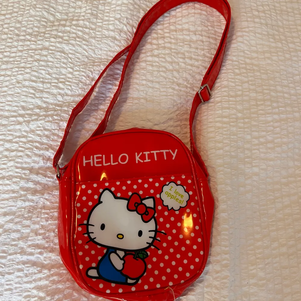 Liten gullig Hello Kitty axelväska. Utmärkt skick. Väskor.