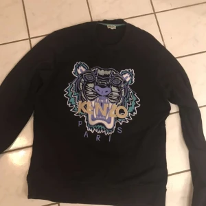 Kenzo tröja  - Kenzo tröja i nyskick Köptes för runt 2000 100% äkta  Storlek M