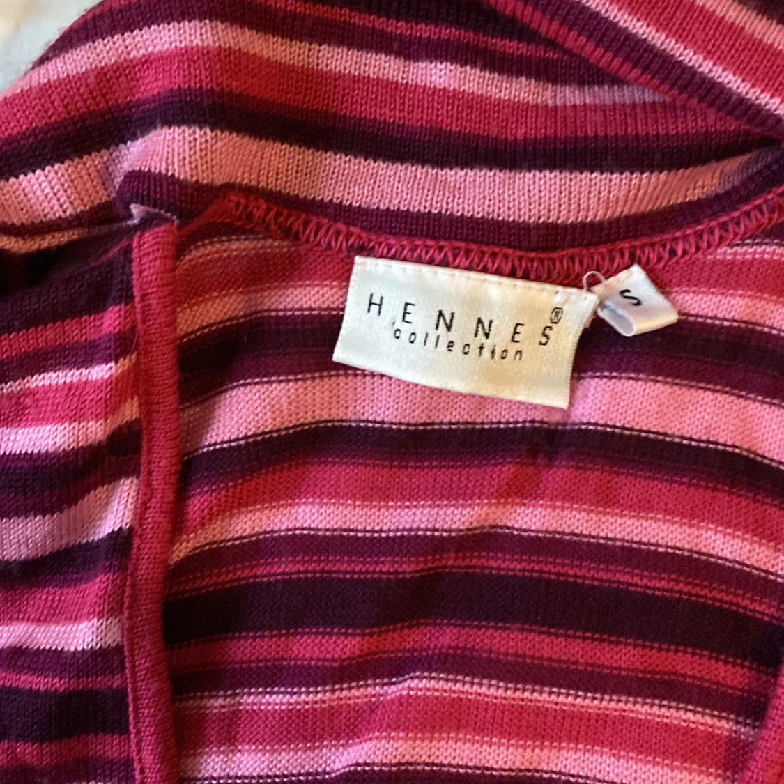 Tröja med inbyggd scarf  - 91