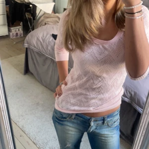 finaste stickade tröjan - Så gullig rosa stickad topp med lite trekvartsärmar! 💖💖💖 Så fint mönster, älskar denna! 😍 Passar mig som är 168cm lång,  storlek S!