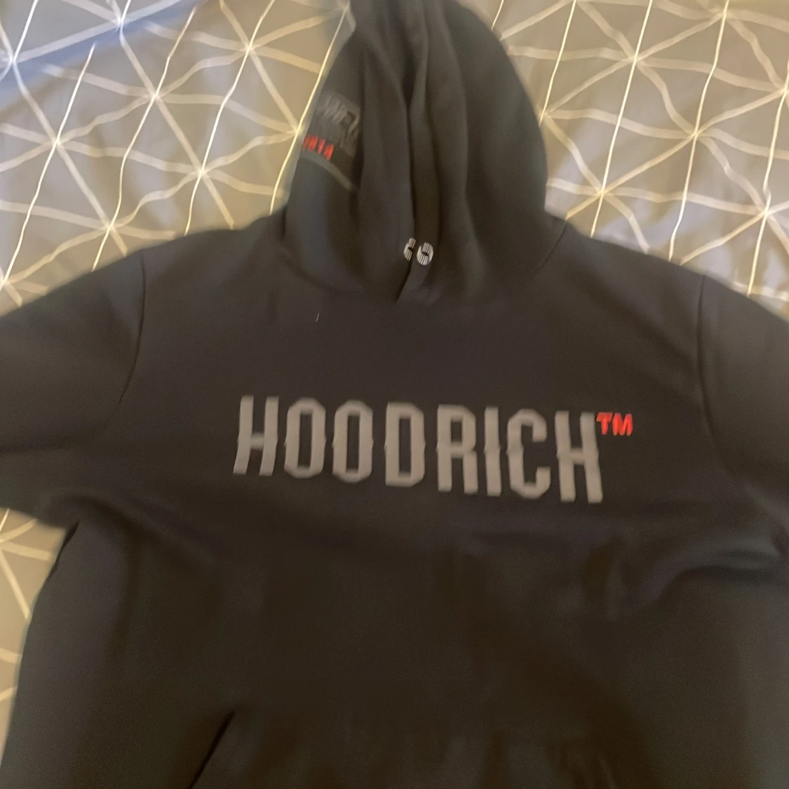 Svart hoodrich