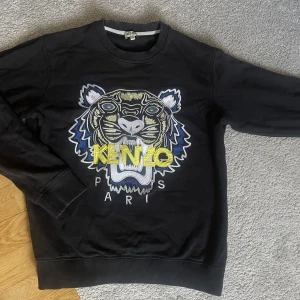 Kenzo tröja - Kenzo tröja köpt på johnells. Fint skick! Storlek XS