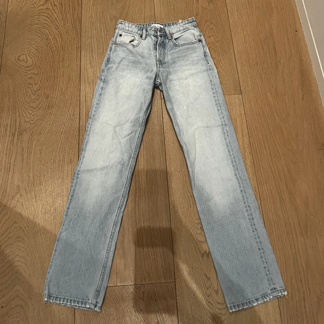 Zara mid waist jeans - 90