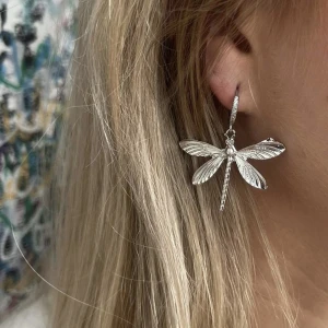 Trollslända örhängen  - Säljer dessa jättefina trollsländ örhängena! (Man får två st)😍😍 köpt utomlands!!