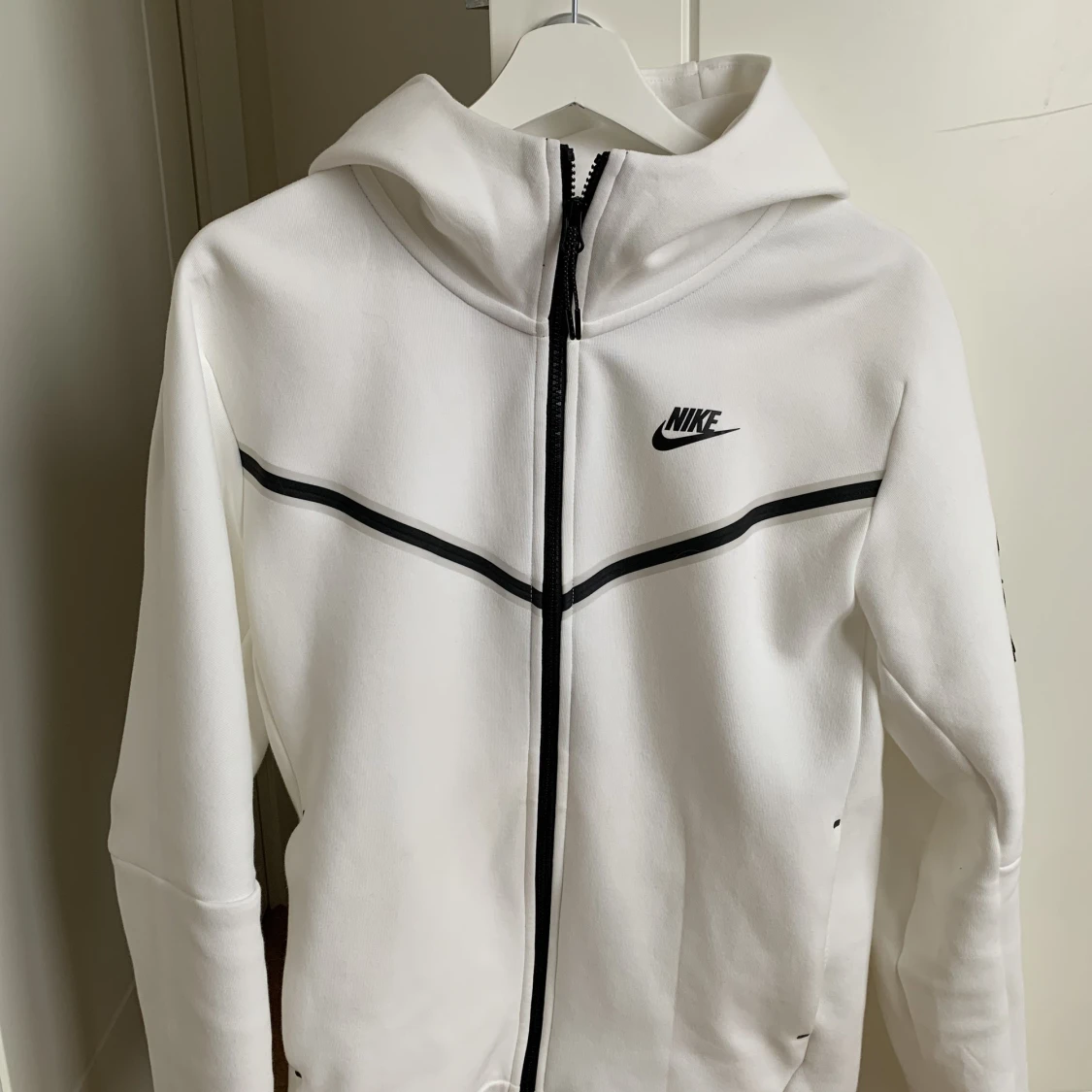 Vit Nike tech fleece