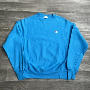 Vintage champion sweatshirt  - Snygg vintage sweatshirt från champion i storlek S! Bara att skriva om du undrar över något🙏