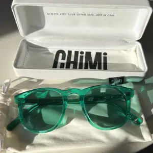 Säljer mina chimi glasögon då dom inte kommer till användning i färgen aqua modellen 001. Köpta för 1250kr. Använda fåtal gånger så dom är i nyskick. Hör av er om ni vill ha fler bilder eller bara någon fråga! Pris kan diskuteras😊