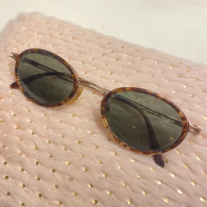 Runda glasögon  - Runda glasögon i mindre passform 🤎