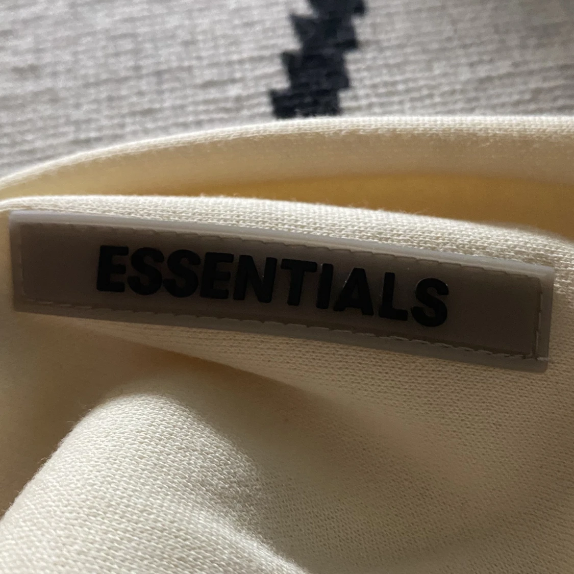 Essentialis zip hoddie oandvänd  - 91