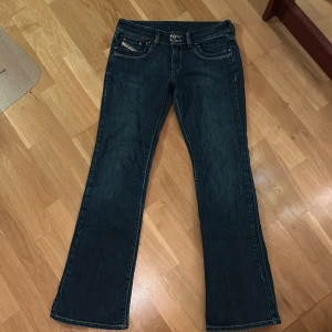 Diesel Jeans - Säljer dessa jättefina Bootcut Diesel Jeans eftersom de är för små för mig. Superfint skick!💗😝