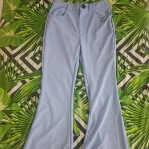 Bootcut byxor - Ny skicka med tagg, aldrig använt på grund av fel storlek 