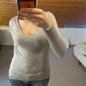 Långärmadtröja - Snygg tröja från vila, köpt från second hand  Storlek-M