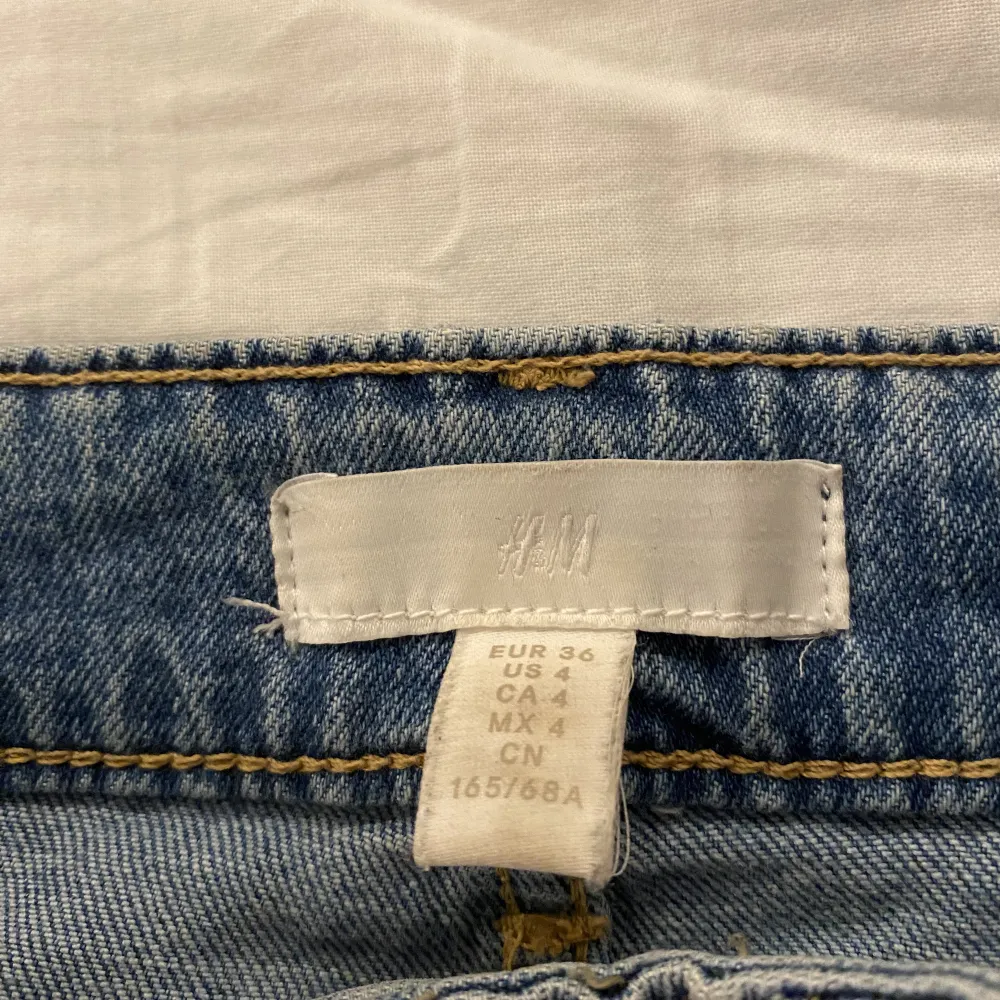 H&M jeans i väldigt bra skick! . Jeans & Byxor.