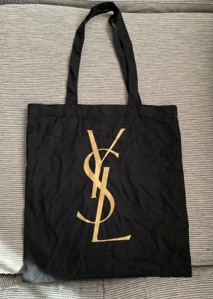 Tyg väska  - Tyg väska i bra skick 