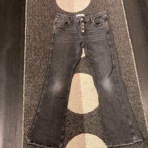 Jeans från zara. Stl 164, 13-14 år