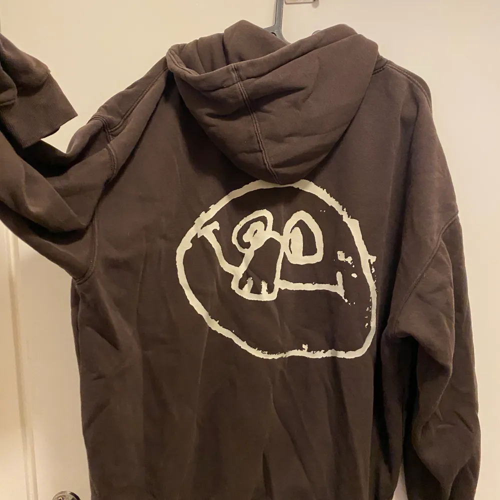 Jättefin hoodie som knappt har kommit till användning!. Hoodies.