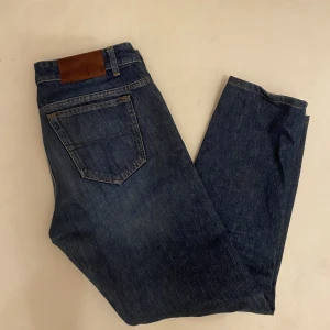 Tiger Of Sweden Jeans  - Hej! Säljer nu mina Tiger of Sweden Jeans i storlek 29/32, fint skick. Tveka inte på att höra av dig om du har frågor eller funderingar över varan!