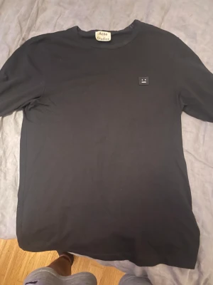 Acne long sleeve - Storlek S passar M, gott skick mest legat i garderoben