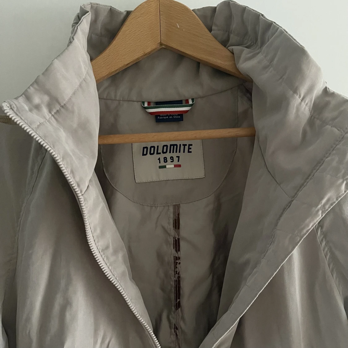 Tunn Vindjacka med krage - 91