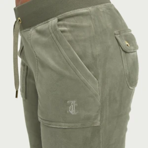 Juicy byxor - Säljer mina juicy byxor som är använda endast 3-4 gånger❤️ skriv om ni har frågor 