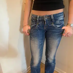 Såå häftiga jeans från märket lolita köpta i Paris🤩 köpta för 1200kr därav priset