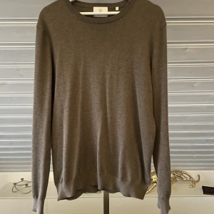 Ull tröja - Väldigt najs tröja från bläck. Tröjan är använd endast 2 gånger så i ny skick. 