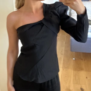 Topp - Topp från zara strl s, knappt använd så i fint skick