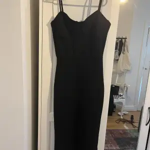 Supersnygg klänning som inte kommer till användning. 
