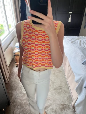 Gullig topp från zara 🥰 - Använt fåtal gånger, storlek s 