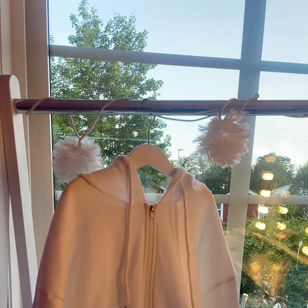Skön vit oversized hoodie från shein. Oanvänd. ⭐️. Tröjor & Koftor.